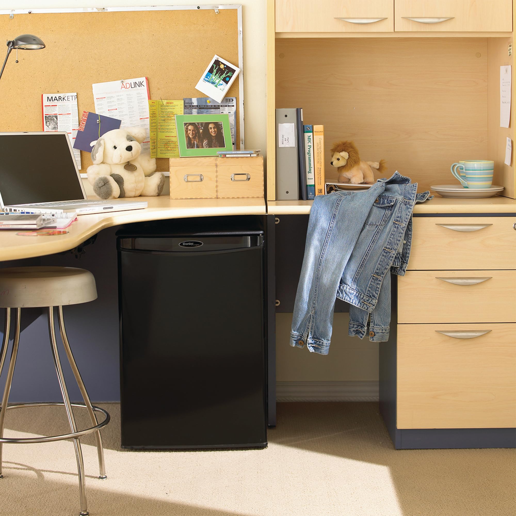 Danby Mini Nevera 74L Compacta Dormitorio Oficina Negro E-Star